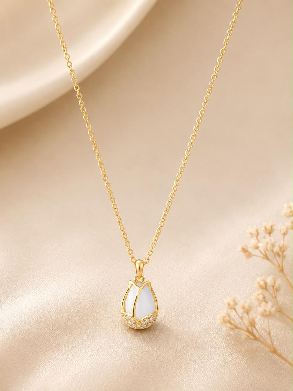 Product Name: Golden Lotus Pearl Pendant Necklace